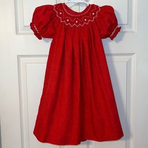 Mom and Me Girls size 2T Christmas smock dress. Beautiful pearl detail.